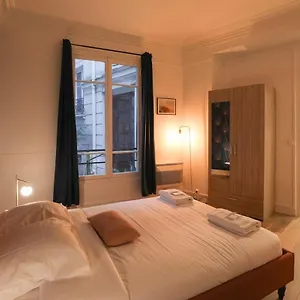  Apartment Renove Proche Du Sacre Coeur 4p